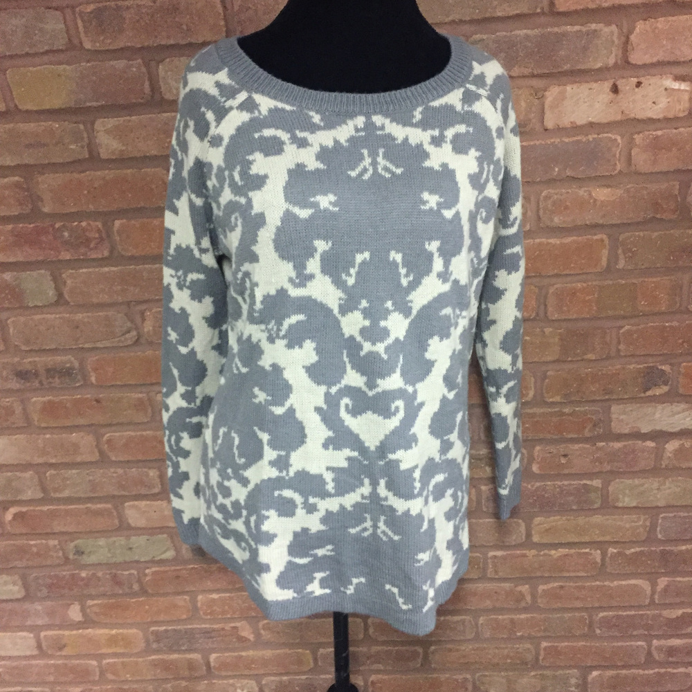 Willow & Clay Gray Ornate Pattern Sweater L
